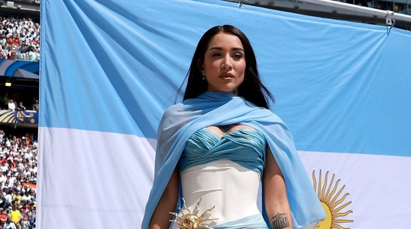 Maria Becerra cant� el Himno en la final